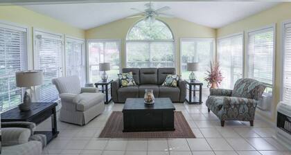 Spacious Family Home | 5min to Downtown + Sand Mtn Park | Sleeps 10