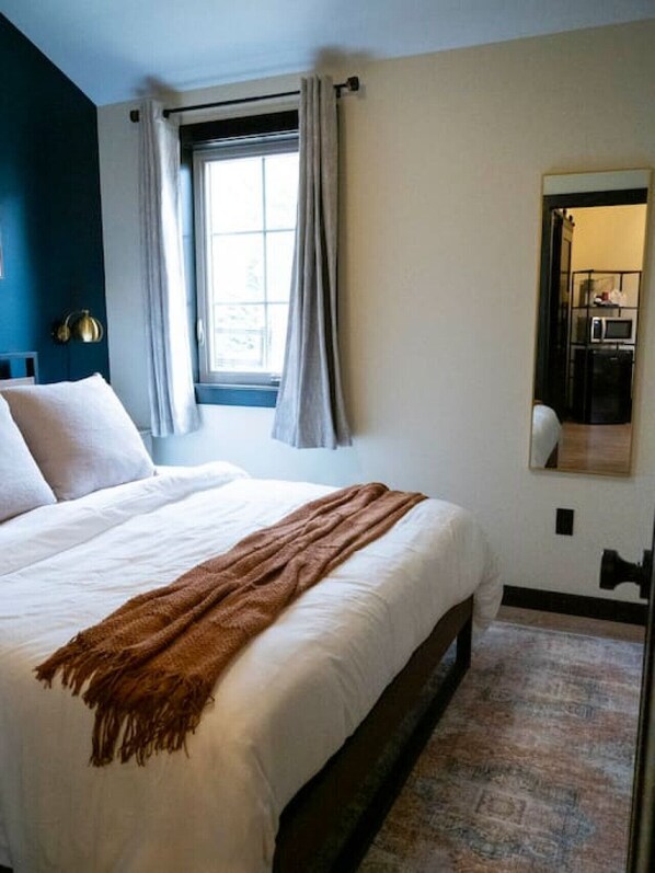 1 bedroom, iron/ironing board, WiFi, bed sheets