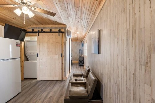 Tiny cabin on 10 acres with pond