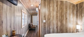 Tiny cabin on 10 acres with pond