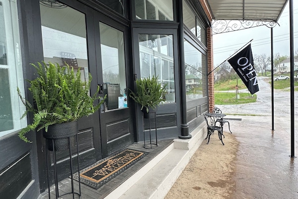 Vista frontal de la propiedad