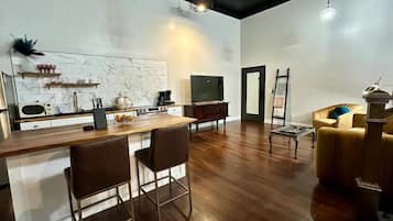 Romantic Loft, 1 King Bed, Non Smoking, Bathtub | Private kitchen | Full-size fridge, microwave, oven, stovetop