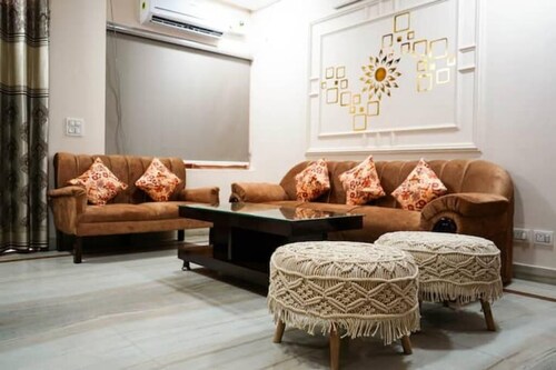 A room facing the holy Ganges