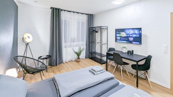 4 bedrooms, desk, free WiFi, bed sheets