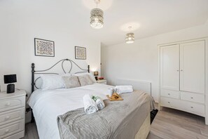 3 bedrooms, iron/ironing board, free WiFi, bed sheets - Pass the Keys | Superb 3 bed | Close to Airport (Wythenshawe)