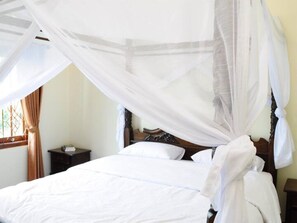 4 quartos, ferros/tábuas de passar roupa, Wi-Fi, roupa de cama