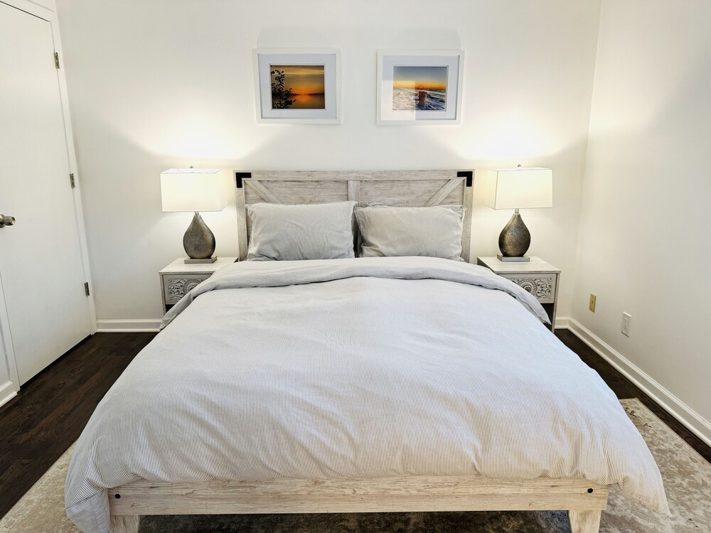 Dunescape/Charming 3 bdrm 2 ba in Sawyer/Hot Tub/Fire Pit/5 min to