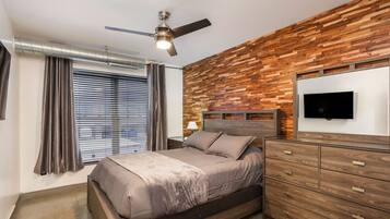 2 bedrooms, iron/ironing board, travel crib, free WiFi