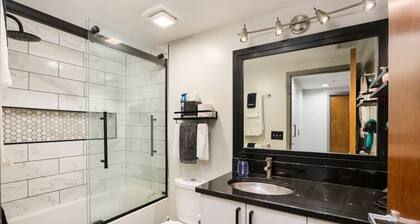 Modern 2BR Condo w/ Parking | Heart of Short North