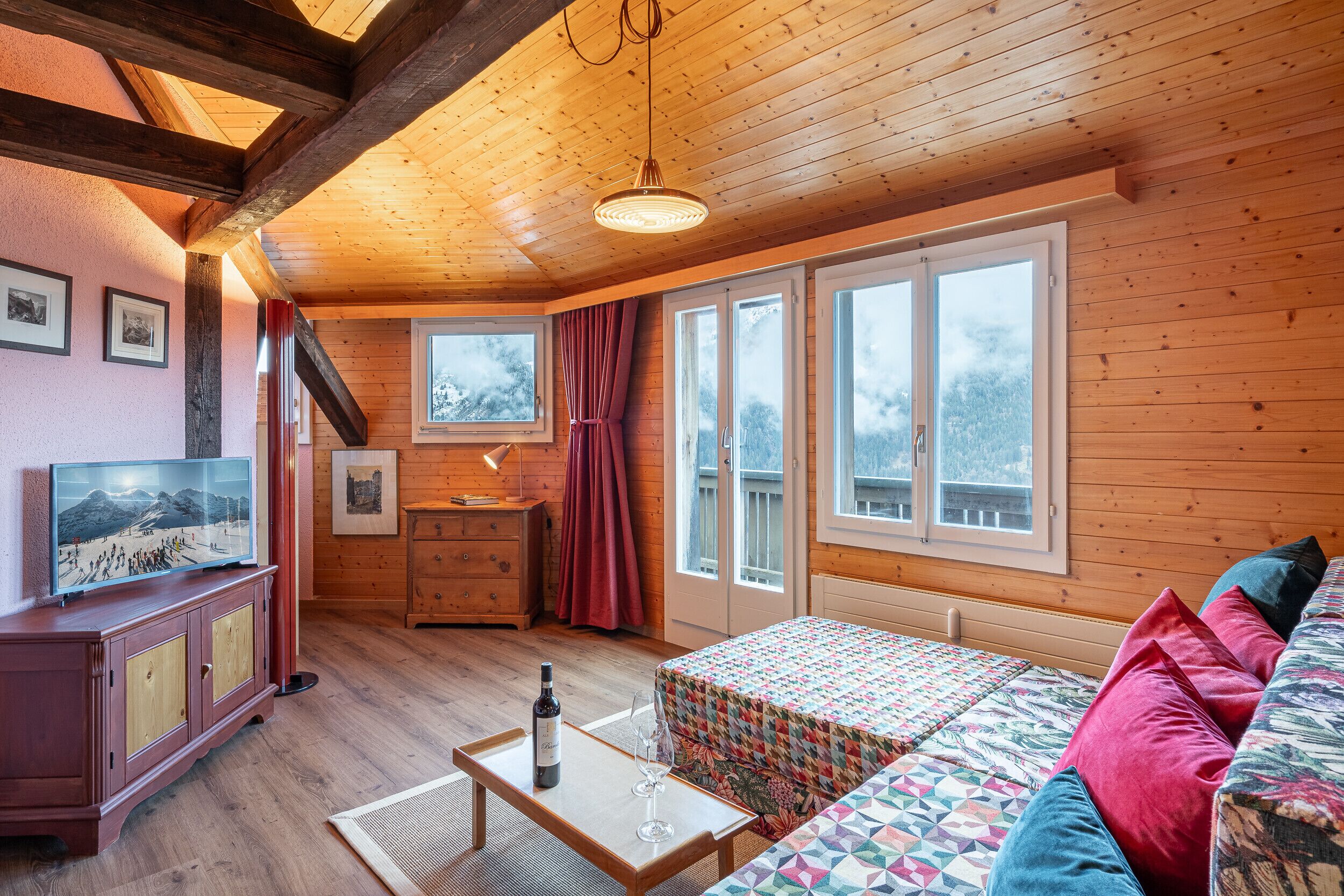 テレビ、DVD プレーヤー