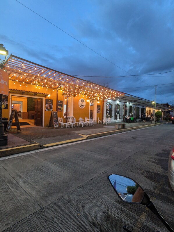 Shopping centre - Hotel La Guarida (Antiguo Cuscatlán)