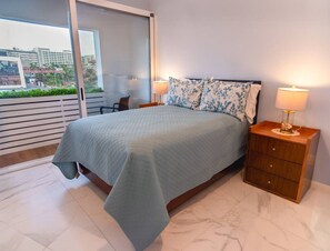 3 slaapkamers, een bureau, een strijkplank/strijkijzer, wifi