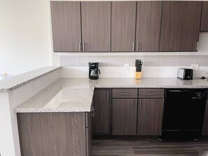 Fridge, microwave, oven, stovetop - Sleepover | Stunning 1BD/1BA + Gym - Cincinnati (Cincinnati)