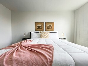 1 soverom, skrivebord, wi-fi (inkludert) og sengetøy