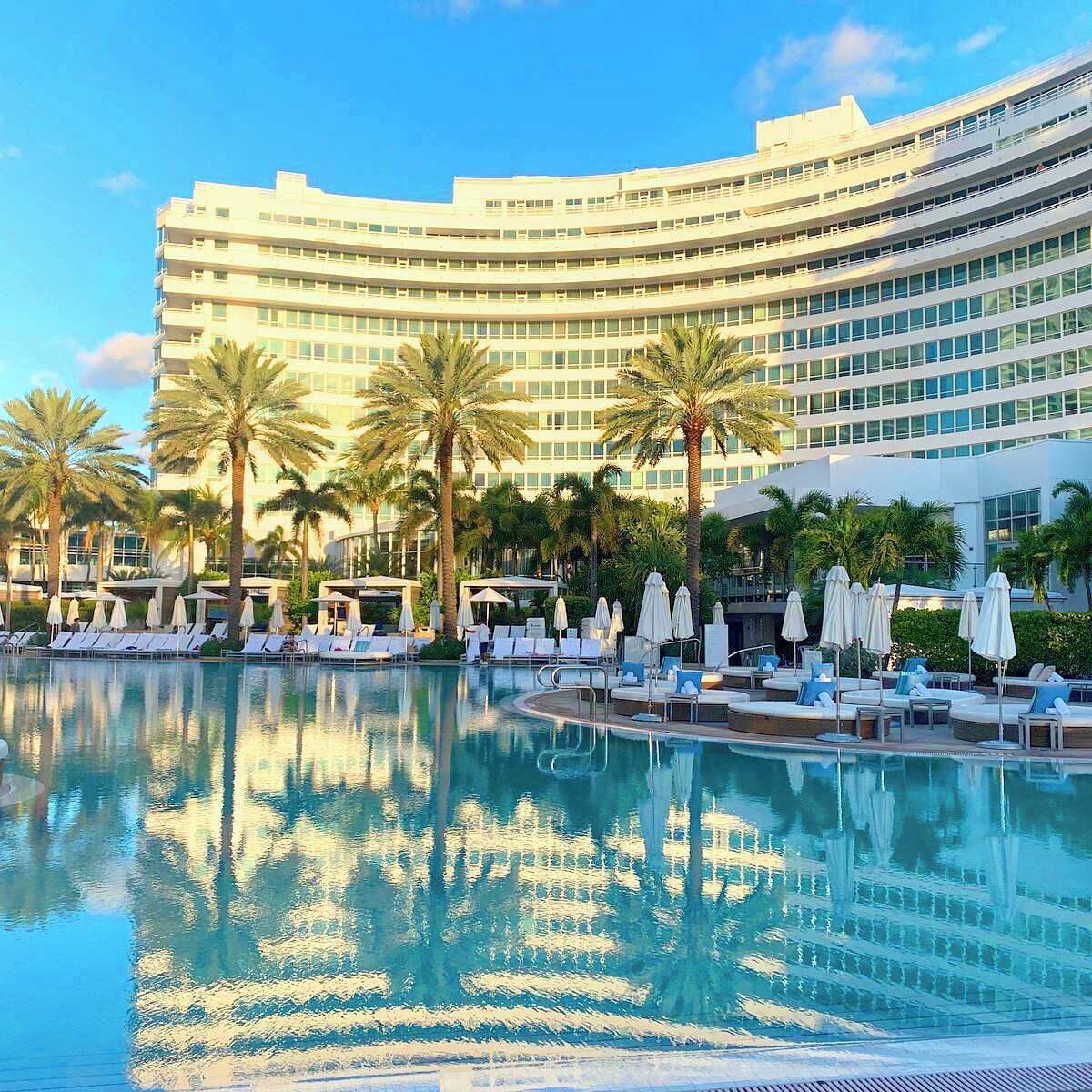 2 outdoor pools, free pool cabanas, pool umbrellas