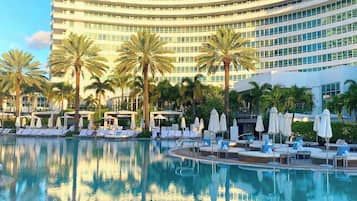 2 outdoor pools, free cabanas, pool umbrellas