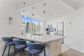Luxury-Apartment | Eigene Küche | Kühlschrank, Mikrowelle, Ofen, Herdplatte