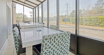 REGENCY INN & SUITES