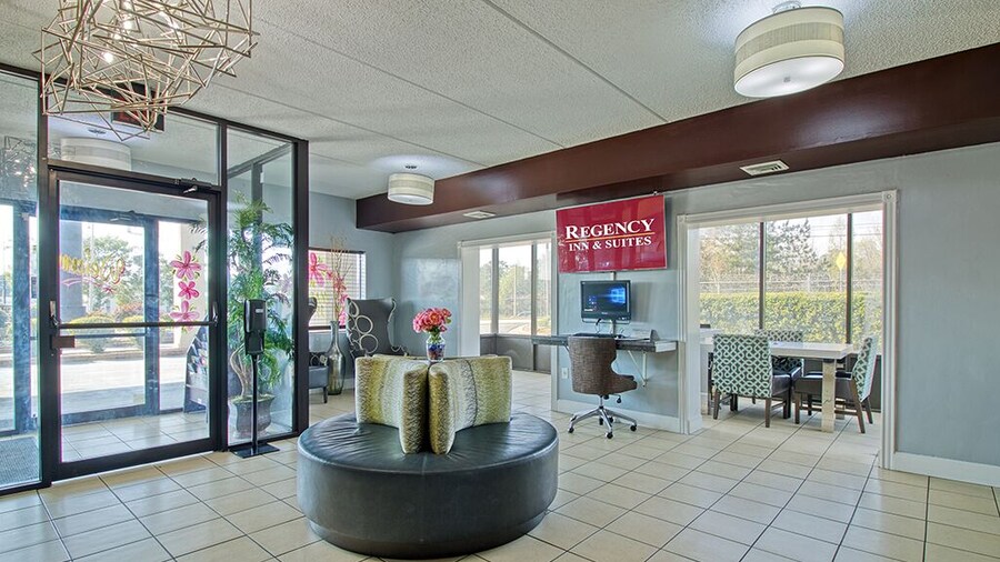 REGENCY INN & SUITES