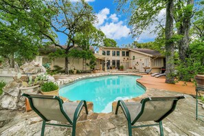 Pool - Secluded oasis in the city! (San Antonio)