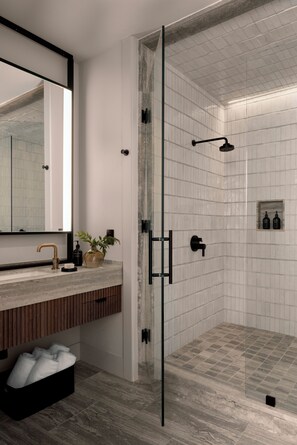Shower, hydromassage showerhead, designer toiletries, hair dryer - Rivet House (Athens)
