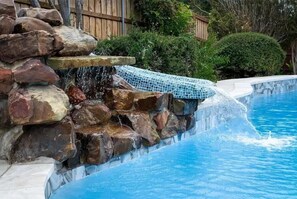 Pool - Lone Star house by AT&T, Six Flags ,Globe life,Pool-Jacuzzi! (Grand Prairie)