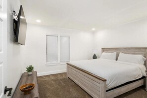 3 bedrooms, iron/ironing board, free WiFi, bed sheets