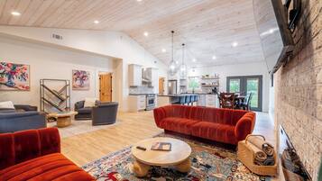 Smart TV, fireplace, books