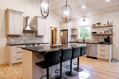 Victory Reins- Quiet Country Stay Near Aiken & I-20, Pet Friendly + Parking