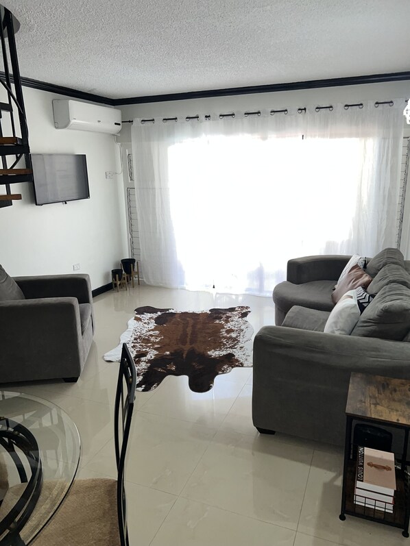 Living area - OCHO RIOS OTHER OASIS (Ocho Rios)