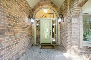 Exterior detail - Rolling Hills Family Home (Branson West)