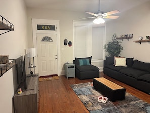 Smart TV, video games, books - Cozy Derby Home
2 Bedroom Shotgun style home, with Large Adorable Loft (Louisville)