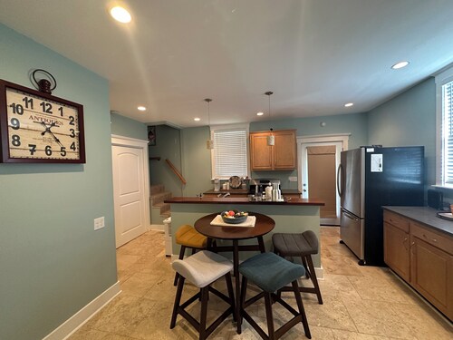 Cozy Derby Home
2 Bedroom Shotgun style home, with Large Adorable Loft