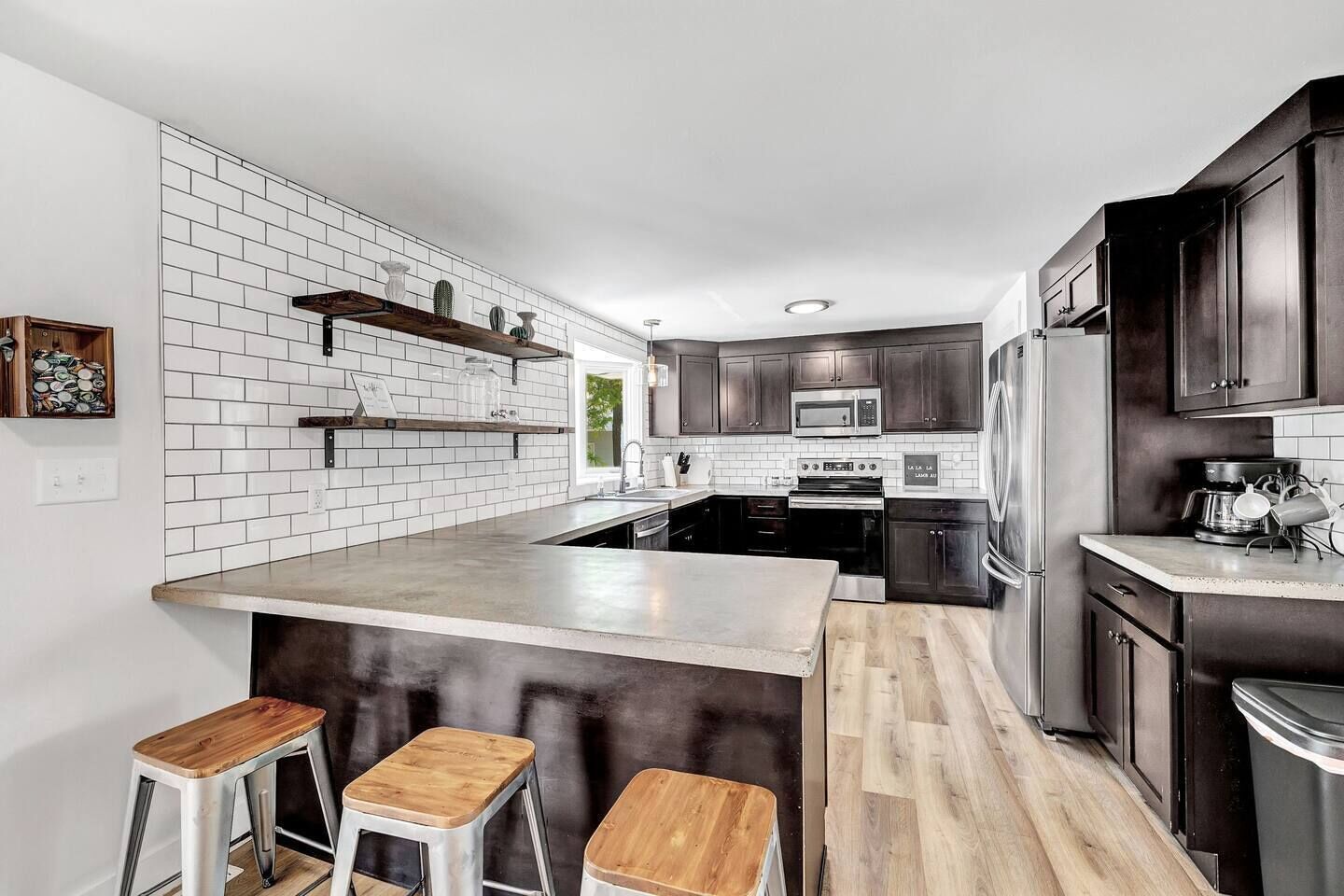 冰箱、微波炉、烤箱、炉灶