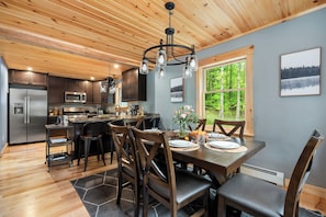 Dining - New Chalet, Outdoor Dome w/views, Lakes, Hottub, Firepit, Arcade, Wet Bar, Pets (Woodstock)