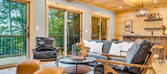 New Chalet, Outdoor Dome w/views, Lakes, Hottub, Firepit, Arcade, Wet Bar, Pets