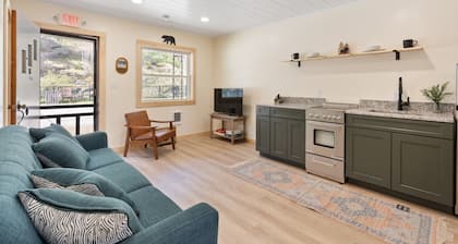Squam Waterfront 2 bed 2 bath (Suite 3)