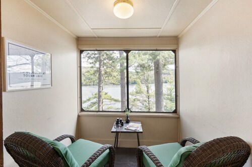 Squam Waterfront 2 bed 2 bath (Suite 3)