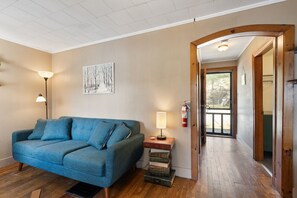 TV - Squam Waterfront 2 bed 1 bath rental (Suite 6) (Holderness)