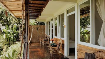 Couette en duvet d'oie, draps fournis