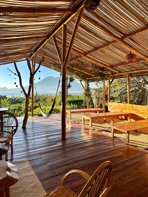 Lobby sitting area - Saasil Retreat (Santa Cruz La Laguna)