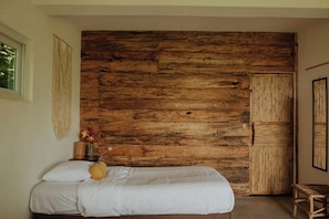 Habitación clásica con 2 camas individuales | Edredones de plumas y ropa de cama