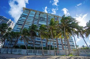 Exterior - UNIQUE Jewel @ Condado del Mar Beach-Pool Front (Condano)