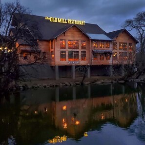 Exterior - Luxury Cabin with Views of Mt. Leconte! Rare Find (Sevierville)