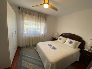 6 soverom, strykejern/-brett, wi-fi og sengetøy