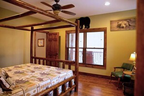 3 bedrooms, desk, free WiFi, bed sheets