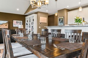 Interior - Golf in Luxury 4BDR Home Agaming Course (Kewadin)