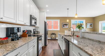 Golf in Luxury 4BDR Home Agaming Course