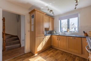 Mikrowelle, Ofen, Herdplatte, Geschirrspüler