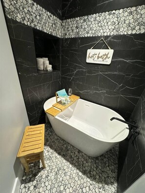 Shower, towels - Rivers Edge 703c (Helen)